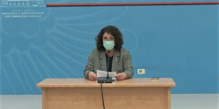 Komiteti shton masat anti-kovid: ndalohen grumbullimet me më shumë se dhjetë veta