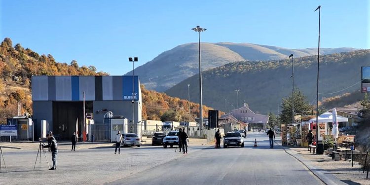 Grekët mbyllin Kapshticën: shkak, rastet e shtuara me covid-19