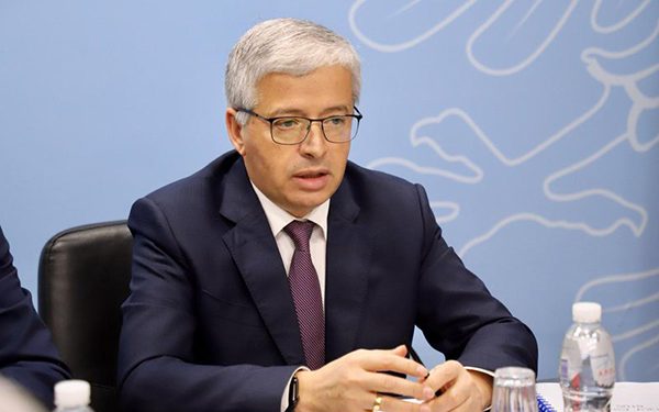 Reagon ministri Lleshaj: “E vërteta është ngushëllimi më i madh”