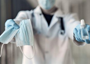 Mjekët hollandezë apelojnë për tmerrin ndaj koronës: ’98 përqind nuk përfundojnë në spital ‘