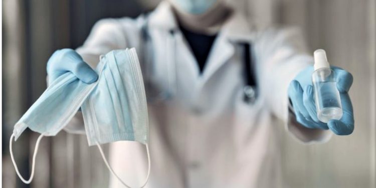 Mjekët hollandezë apelojnë për tmerrin ndaj koronës: ’98 përqind nuk përfundojnë në spital ‘