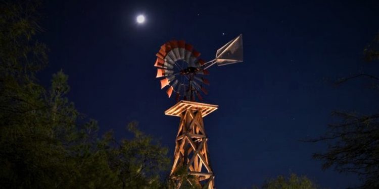 Fenomeni i rrallë në qiell! Shihet një herë në 800 vjet