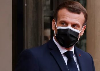Emmanuel Macron pozitiv me covid-19. Të tjerë liderë në izolim