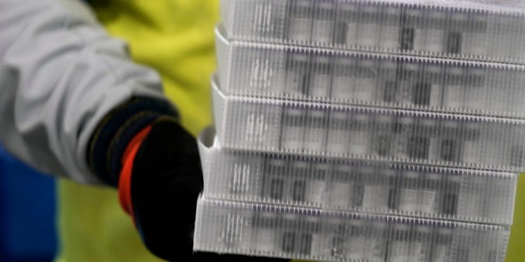 Nis vaksinimi anti-covid në të 50 shtetet e Amerikës. Me gjasa, fillimi i fundit të pandemisë