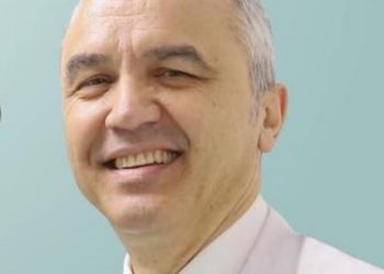 Infektohet me covid-19 mjeku i njohur Arjan Harxhi