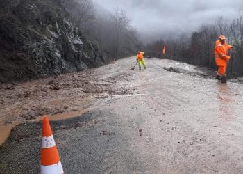 Autoriteti Rrugor thirrje njerëzve: udhëtoni me kujdes