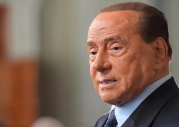 Pëson atak në zemër Berluskoni