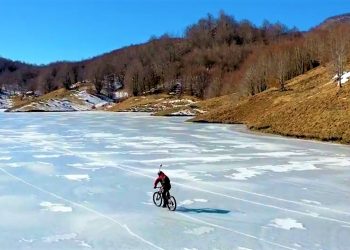Ngrin liqeni i Bizës.  Ndoshta një atraksion me tepër në kryeqytet