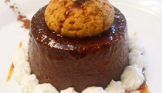 Bonet (ëmbëlsira me rum dhe amareta)