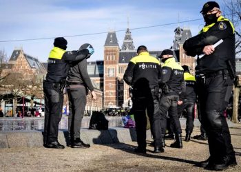 Hollandë: vazhdojnë protestat dhe arrestimet