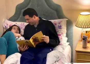 Basha poston foton me të bijën: “në kohë për t’i lexuar…”