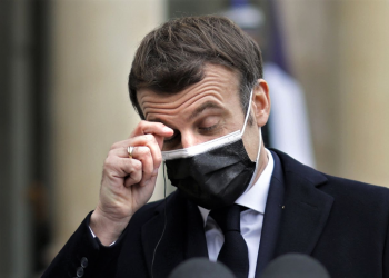 Makroni kritikohet për vaksinimin anti-covid