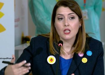 Manastirliu: vaksinimi anti-covid me tërë elementët e sigurisë, përfshi edhe formularin me kartën e vaksinimit