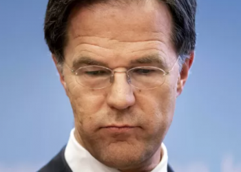 Dorëhiqet qeveria hollandeze, pas një  skandali me “fondin e fëmijës”