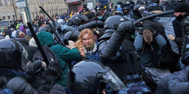 Rusi: dhjetra-mijëra njerëz protestojnë për lirimin e Navalny-t