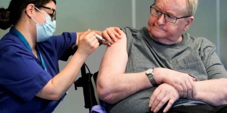 Vdesin 13 të moshuar në Norvegji, si pasojë e vaksinës covid-19. Qeveria orienton njerëzit