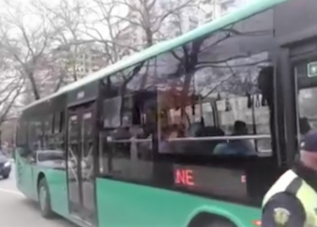Policia e Shtetit kontroll nëpër linjat urbane: “Ke hipur në autobuz, mbaj maskën!”