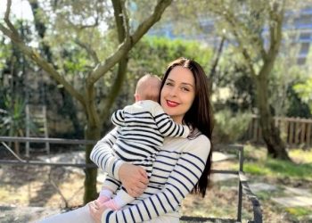 Elia Zaharia publikon foton me të bijën: “Matchy-matchy me mamin”