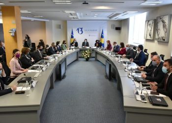 Albin Kurti mbledh qeverinë, bën publike sfidat e para