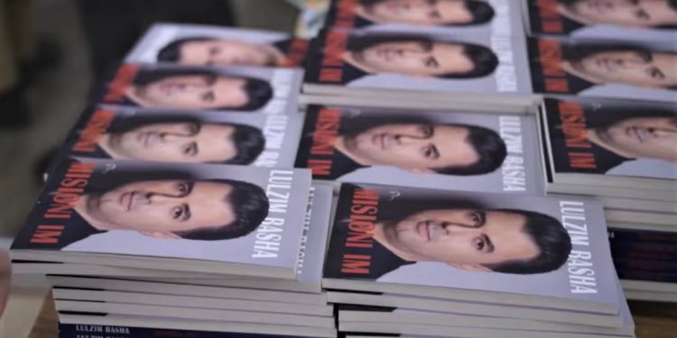 Basha promovon librin: “Politika më e mirë është ajo  që i zgjidh problemet pa teatër”