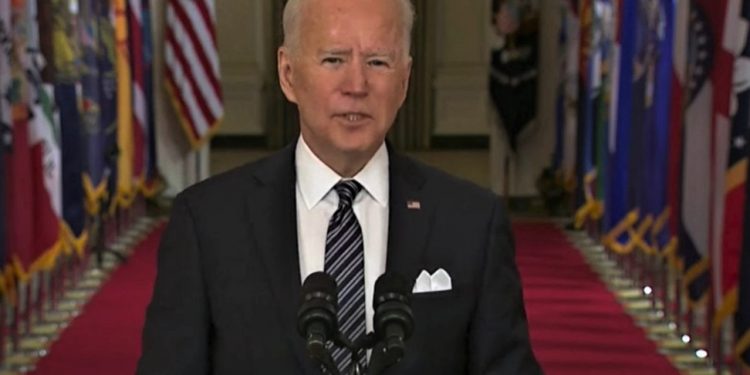 Amerikë/ Biden fton njerëzit ta  kthejnë 4 korrikun në “Ditën e Pavarësisë prej virusit”