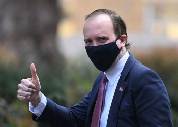 Anglia ia kalon Evropës. Ka vaksinuar deri më tani 50% të të rriturëve