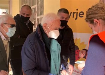 Nis vaksinimi i mësuesëve. Rama e parashikon në mes të marsit