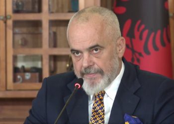 Revolucioni dixhital/ Rama: kemi kursyer 472 vjet pritje nëpër radha dhe 4 milionë euro