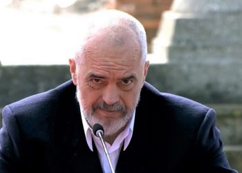 Rama komenton takimet elektorale të Bashës:  “I ftoj qytetarët të  mos tregohen tolerantë ndaj këtyre grumbullimeve pa shije”