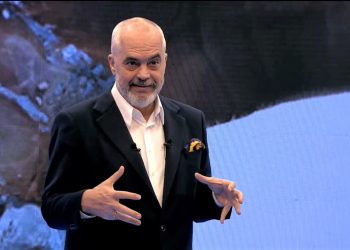 Rama premton  24 orë ujë në fund të mandatit të tretë: “Më në fund uji nuk do përdoret më për fushata elektorale”