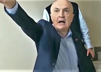 Meta përzë Policinë Bashkiake nga zyrat e  FRD-së. Situata degjeneron në sherr banal (video)