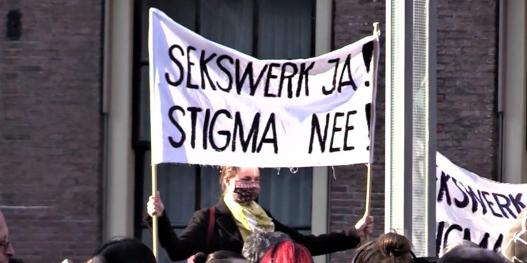Hollandë/ Punonjëset e seksit në protestë: na trajtoni si profesionet e tjera