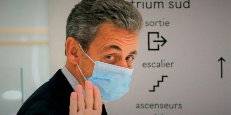 Gjykata dënon Sarkozinë për korrupsion. Dënimi i dytë ky, në nivele kaq të larta të qeverisjes franceze,  pas atij të Zhak Shirakut në 2011-n