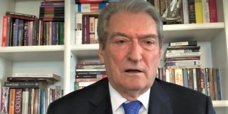 Berisha: “Basha ka zhvilluar një fushatë të të shkëlqyer, Rama  më ka kthyer në Perëndinë e tij”