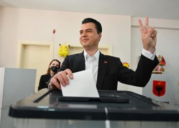 Zgjedhet Parlamentare 2021/ Mesazhi i Bashës: “Sot është dita e Shqipërisë, dilni të bëni të mundur lumturinë e familjarëve tuaj” (video)