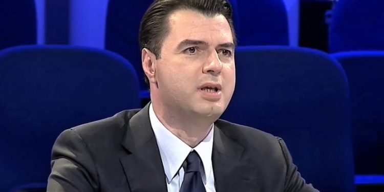 Basha: “Duhet të kthejmë besimin tek politika. Rama mund të na kopjojë programin, po s’e realizon dot”