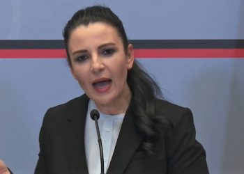 Ndërtesa e Albcontrol merret në ruajtje nga Forcat e Armatosura. Vihet në lëvizje edhe Policia e Shtetit