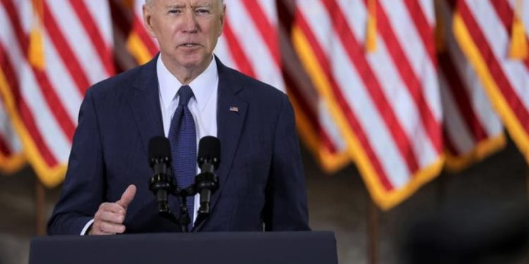 “T’i kundërvihemi rritjes së Kinës”. Biden propozon paketën për rimbëkëmbjen e Amerikës