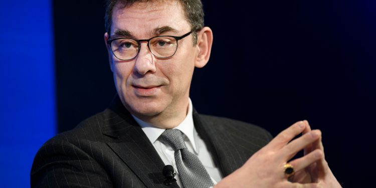 Albert Bourla: “Të vaksinuarit mund të kenë nevojë për një dozë të tretë. Vaksina e kovidit, si ajo e gripit”