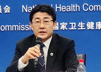 Gao Fu i CDC-së kineze: “Vaksinat që disponohen aktualisht, nuk kanë përqindje mbrojtjeje të lartë. Po shqyrtojmë përzierjen e tyre”