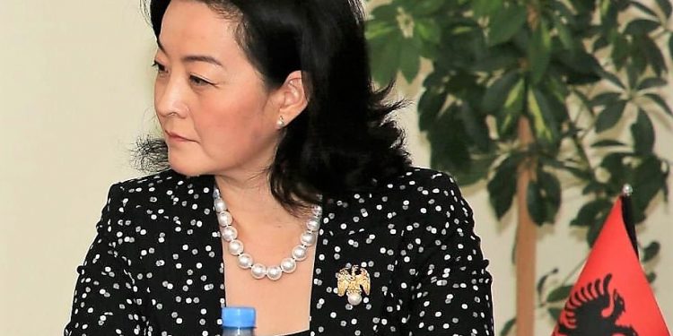 Ambasadorja amerikane Yuri Kim: “Ata që pengojnë të drejtën për  të votuar lirisht dhe në paqe, duhet të ndiqen penalisht”