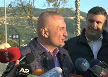 Meta: “Vlora e jashtëzakonshme për të sëmurët psiqikë si kryeministri, më 26 prill do bëjë më të mirën për ta trajtuar. Meraku është për Damianin, që s’ka kartelë”