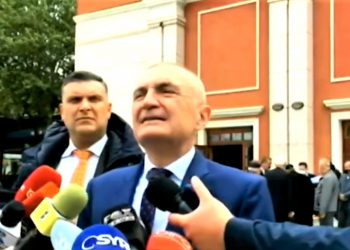 Meta thirrje nga Vlora: “Ftoj të rinjtë të nxitojnë drejt kutive të votimit. Vlora e vlonjatëve…”