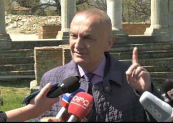 Meta paralajmëron Ramën dhe Gjiknurin nga Apollonia: “Deri më 26 do jem në Vlorë. Të bëjnë kujdes, se me Vlorën nuk bëhet shaka”