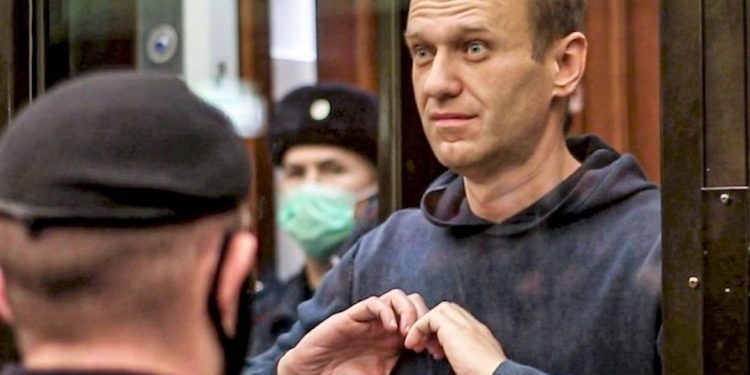 Kundërshatari i Putin-it Alexei Navalny, vendos t’i japë fund grevës së urisë