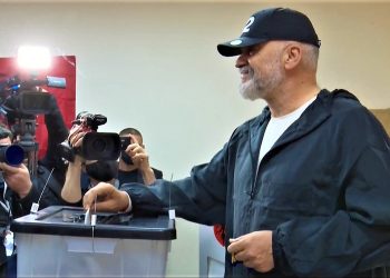 Zgjedhjet 2021/ Mesazhi i Ramës: “Demokracia sport që duhet të zbresësh vetë në fushë. Zbrisni në fushë, gjuani penalltinë tuaj” (video)