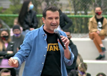 Veliaj nga Lapraka: “PS të jep shans për t’ia dalë në kryeqytet. Në një parti tjetër, nuk  do isha këtu sot, sepse nuk jam djali i askujt”