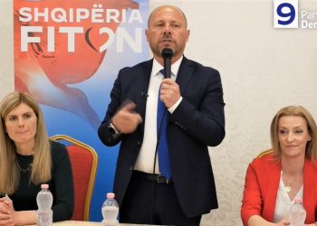 Xhelal Mziu mbështet gratë: “Janë ato që kanë vuajtur më shumë pasojat e Rilindjes”