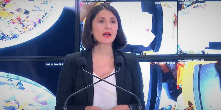 Komisioni Shtetëror i Zgjedhjeve gjoba komisionerëve: 3 mijë lekë të reja, për vonesën në numërimin e votave