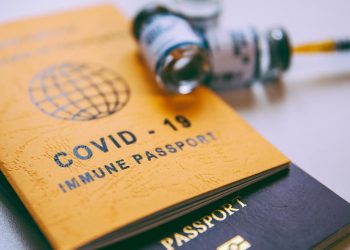 Angli/ Shtohen kundërshtarët e pasaportave të vaksinave